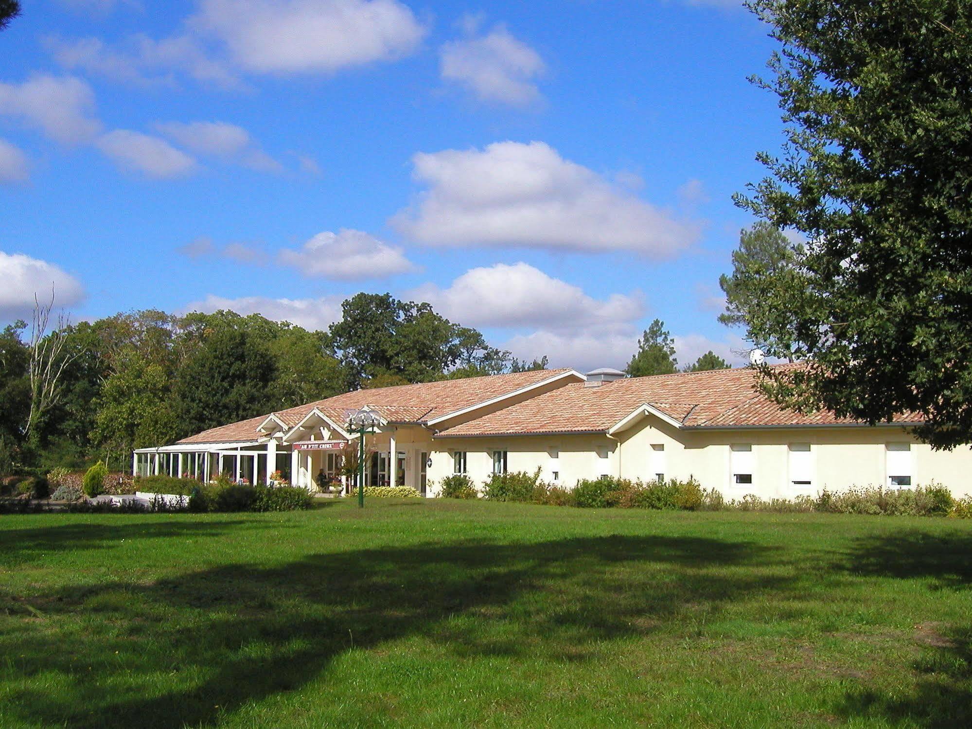 Hotel Au P'Tit Creux Des Landes Ychoux Exterior foto